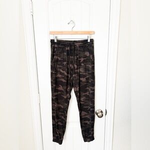 Athleta Farallon Camo Jogger Pants Size 0